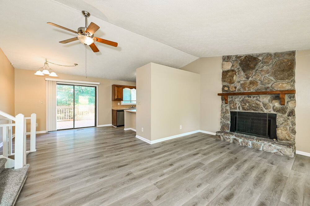 3-Bed Rental on 5088 Phillip Court photo 4