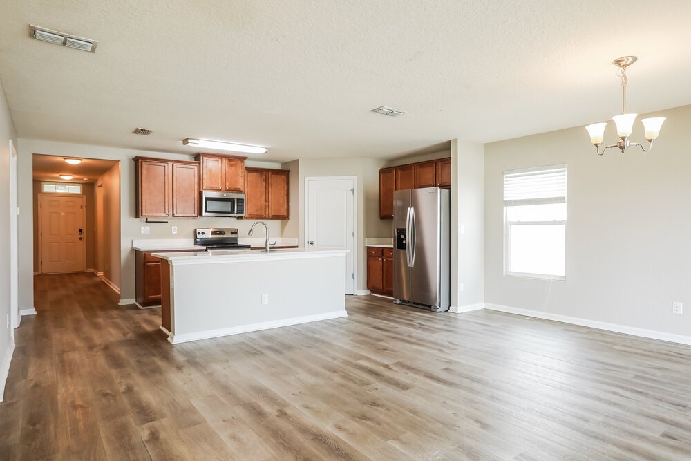 4-Bed Rental on 3426 Canyon Falls photo 4