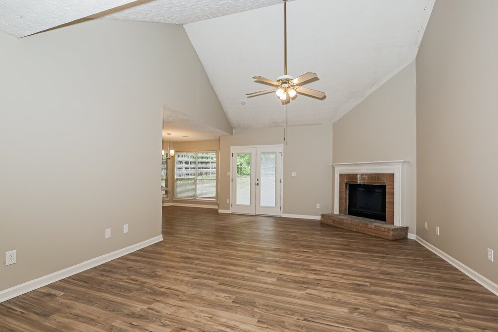 3-Bed Rental on 26 Cindy Ct photo 4