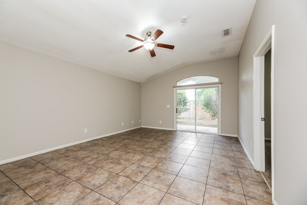 3-Bed Rental on 4279 Campus Hills photo 4