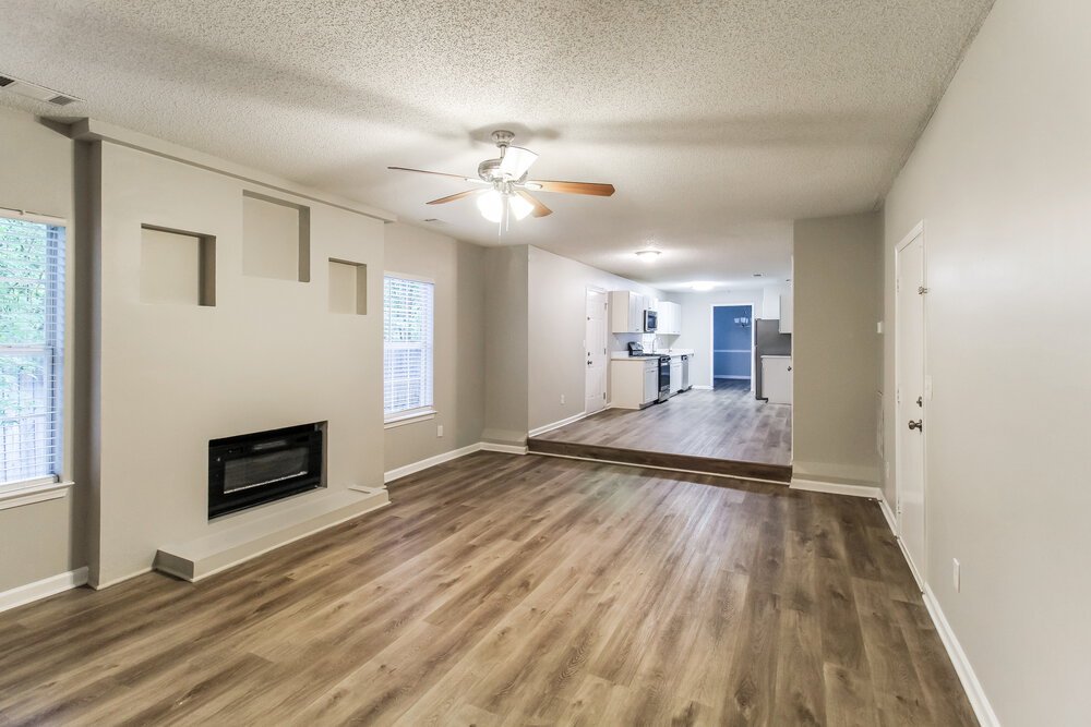 5-Bed Rental on 6261 Remington Park photo 4
