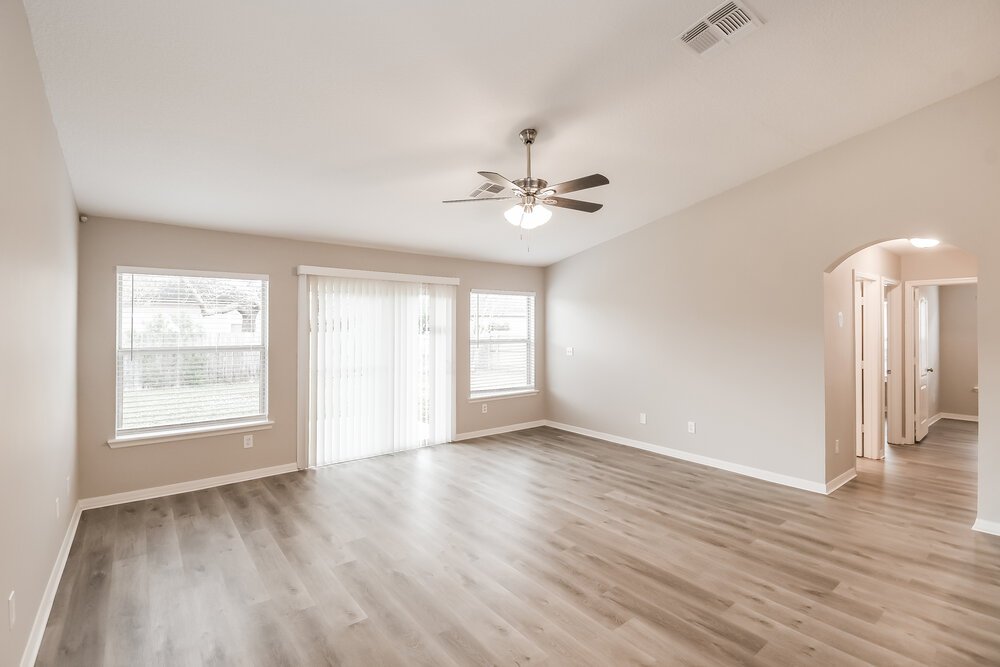 3-Bed Rental on 10161 Meadow Pointe photo 4