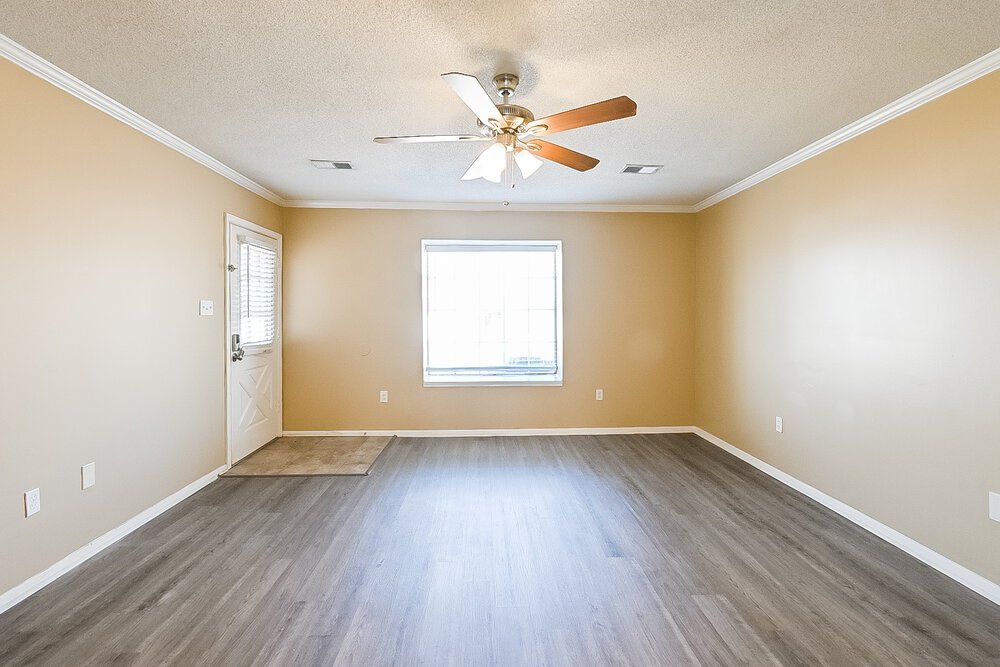 4-Bed Rental on 9150 Belmont Dr photo 4