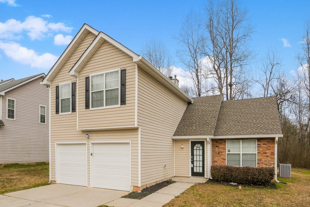 3-Bed Rental on 313 Randy Way photo 4