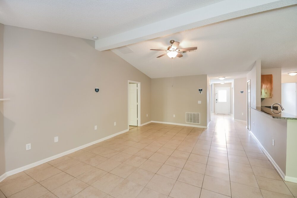 4-Bed Rental on 2625 Fox Creek photo 4