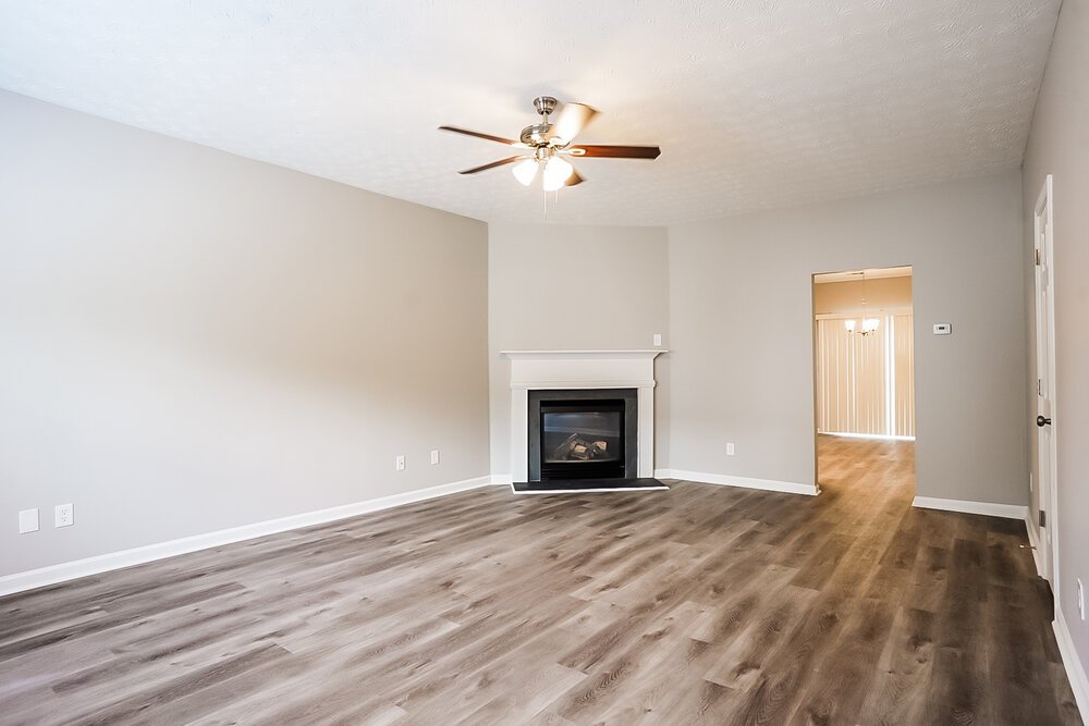3-Bed Rental on 444 Village Bluff photo 4