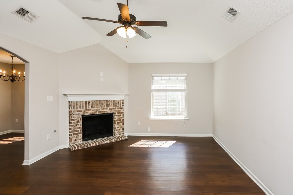 4-Bed Rental on 9460 Eckley Pl photo 4
