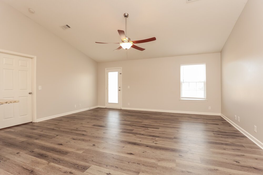 3-Bed Rental on 1316 S Hampton photo 4