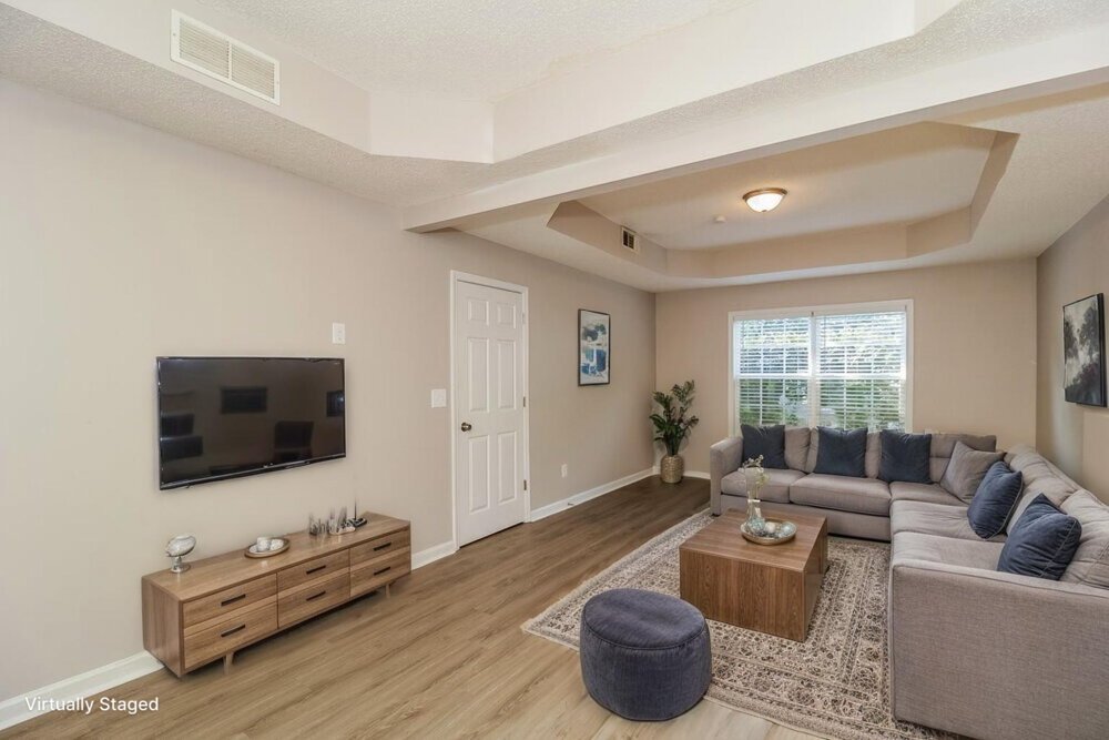 3-Bed Rental on 7336 Westwood Ln photo 4