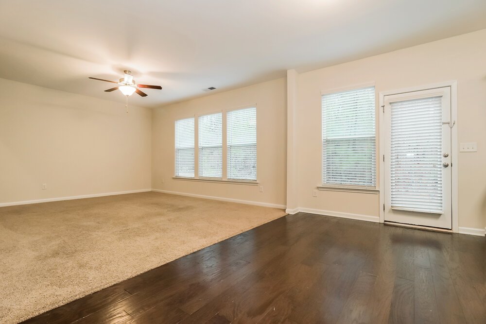 4-Bed Rental on 386 Darbys Run photo 5