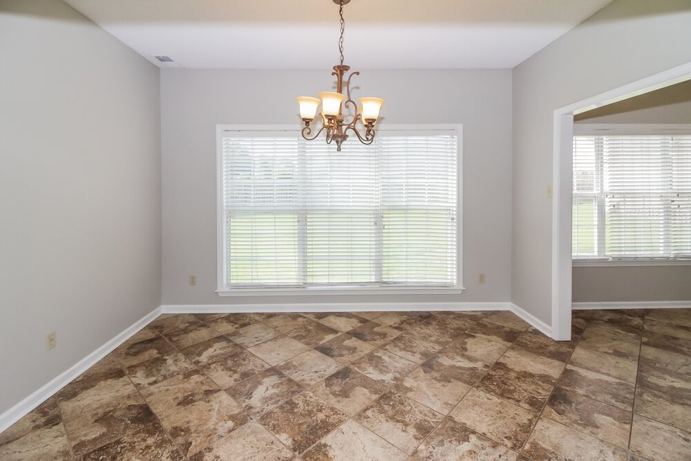 4-Bed Rental on 15 Austin Cir photo 5