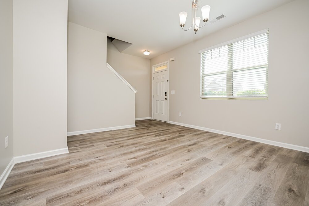 5-Bed Rental on 1156 Werre Way photo 5
