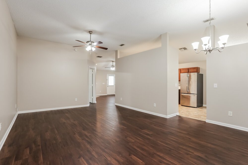 4-Bed Rental on 8628 Springtree Rd photo 5