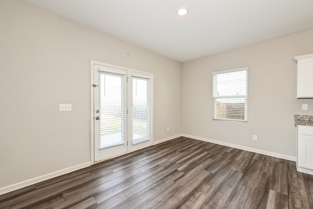 5-Bed Rental on 941 Feldman Chase photo 5