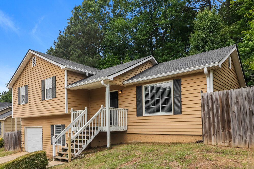 3-Bed Rental on 213 Hampton Drive photo 5