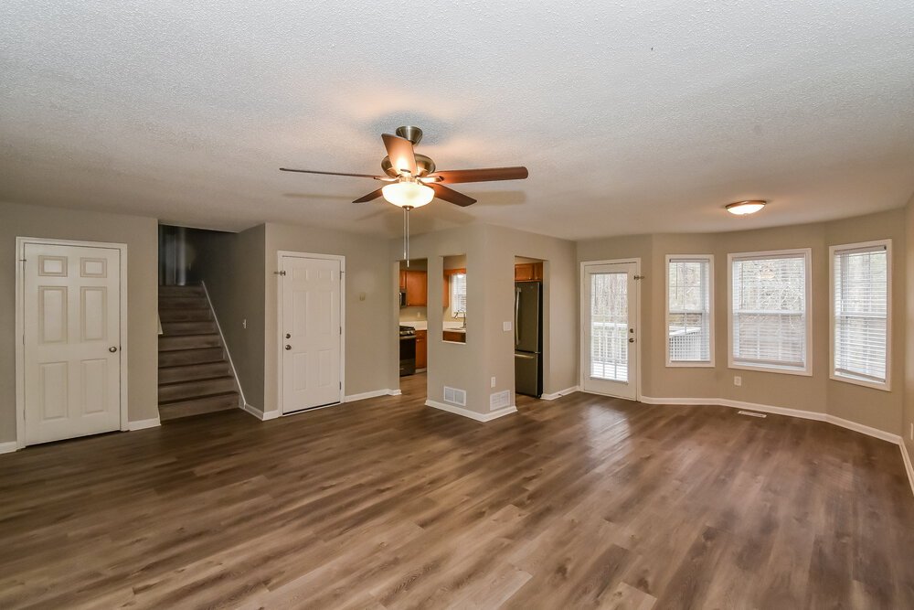 3-Bed Rental on 816 Regency Ct photo 5