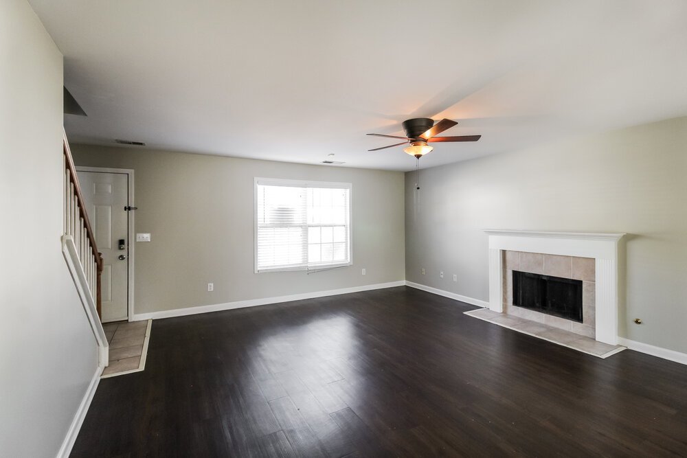 4-Bed Rental on 854 Langley View photo 5