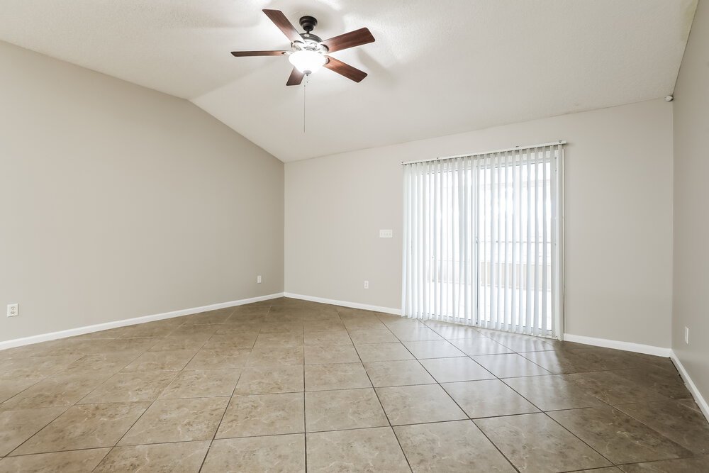4-Bed Rental on 1166 Calla Glen photo 5