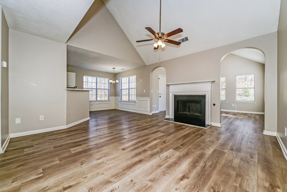 4-Bed Rental on 654 Highpoint Way photo 5