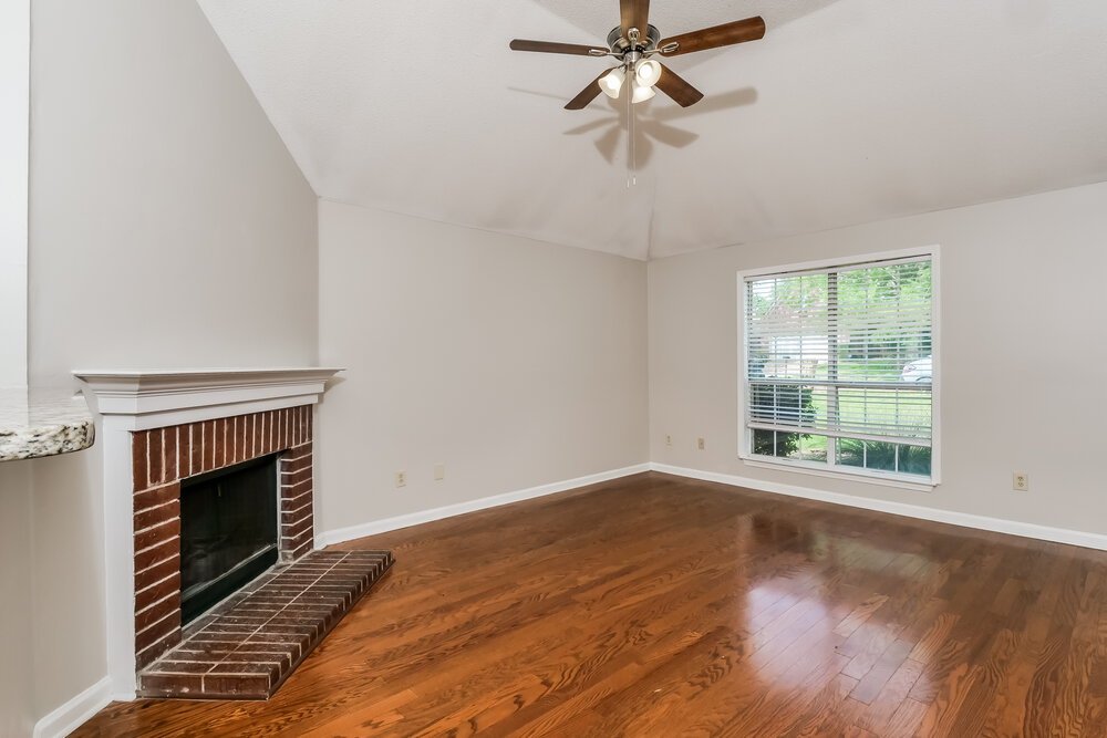 3-Bed Rental on 3846 Walden Meadow photo 5