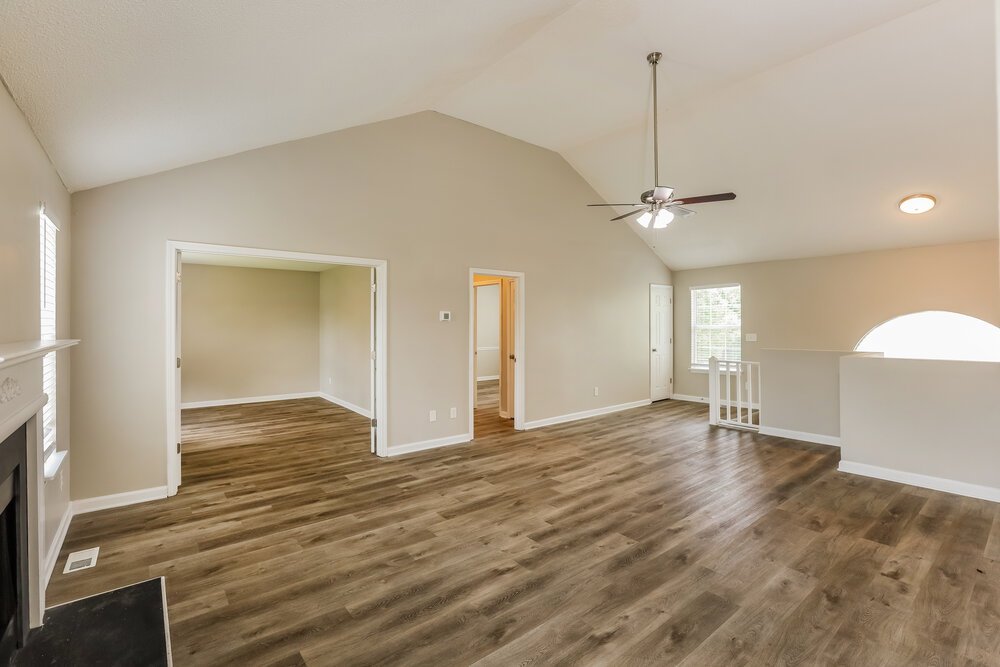 4-Bed Rental on 7388 Elm Ridge photo 5