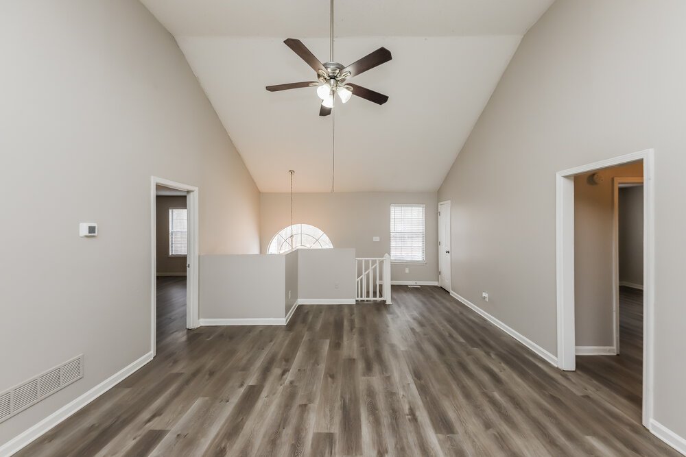 4-Bed Rental on 6953 Cave Springs photo 5