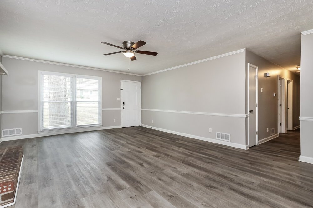 3-Bed Rental on 661 Greenview Ave photo 5
