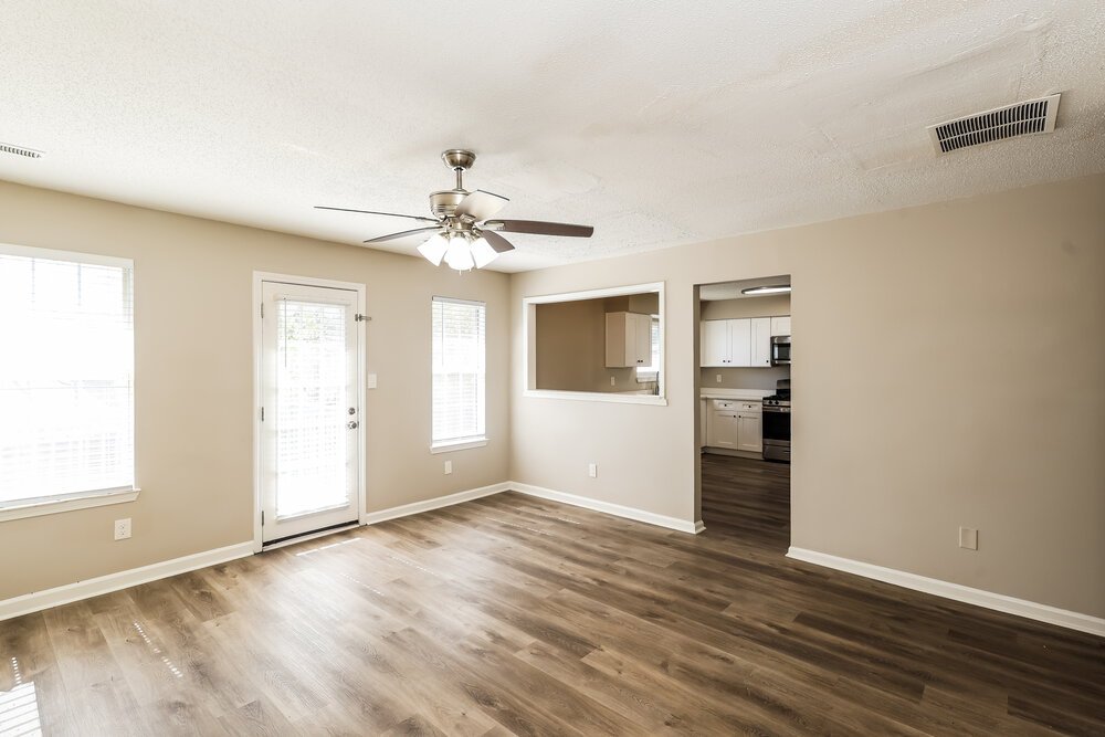 3-Bed Rental on 7605 Briar Crest photo 5
