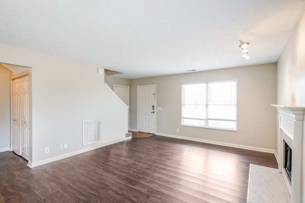 3-Bed Rental on 1701 Stone Hollow photo 5