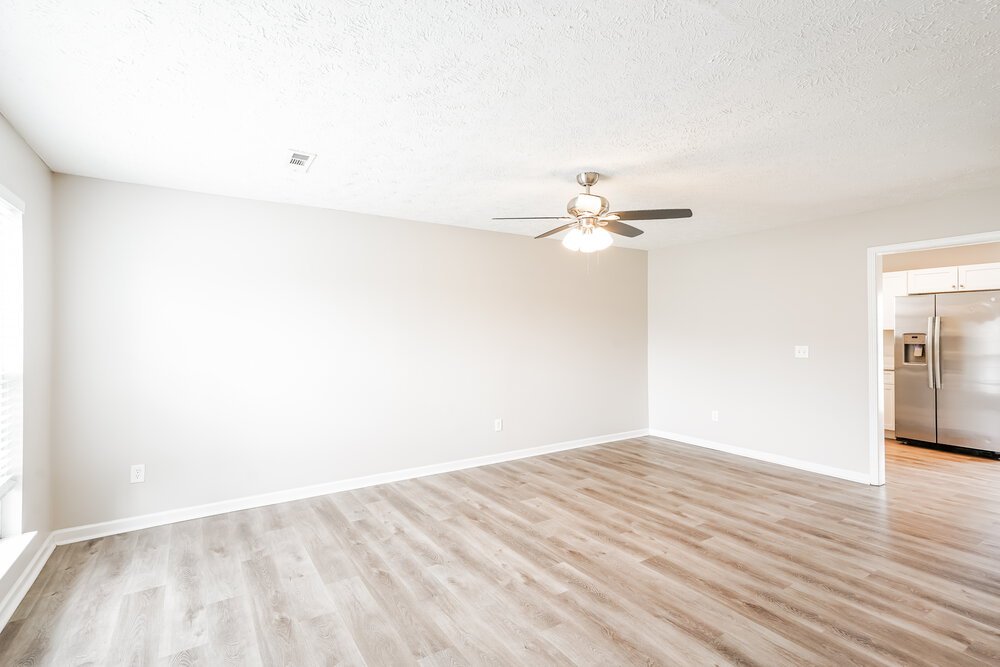 3-Bed Rental on 4006 Deer Run photo 5