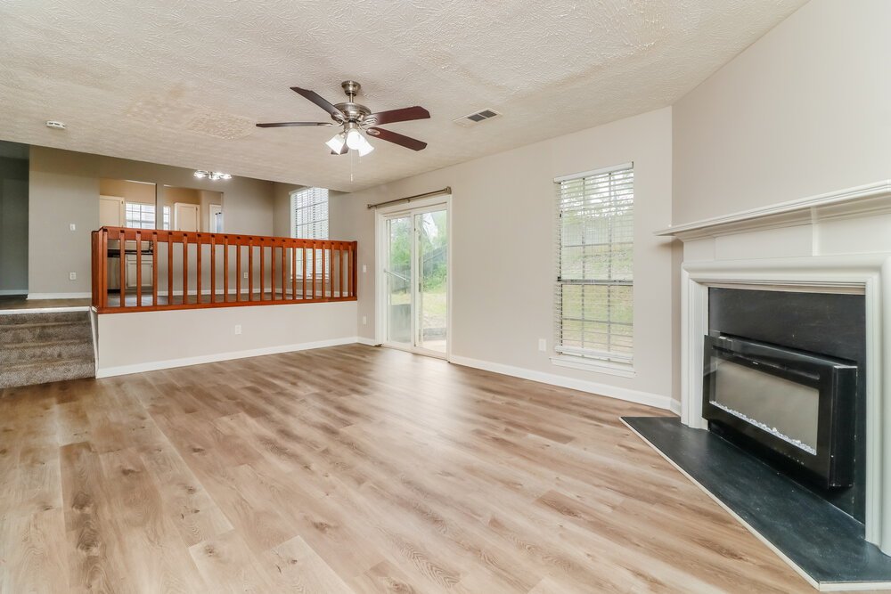3-Bed Rental on 6514 Eastbriar Dr photo 5