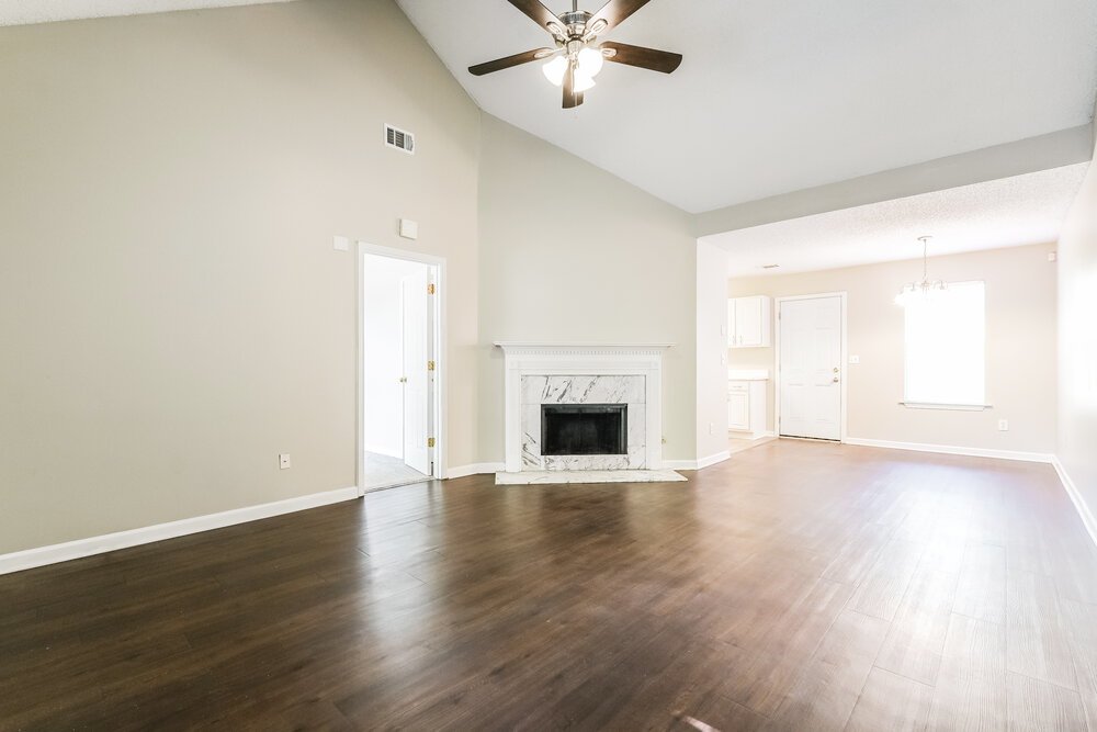 3-Bed Rental on 555 Jackson Lake photo 5