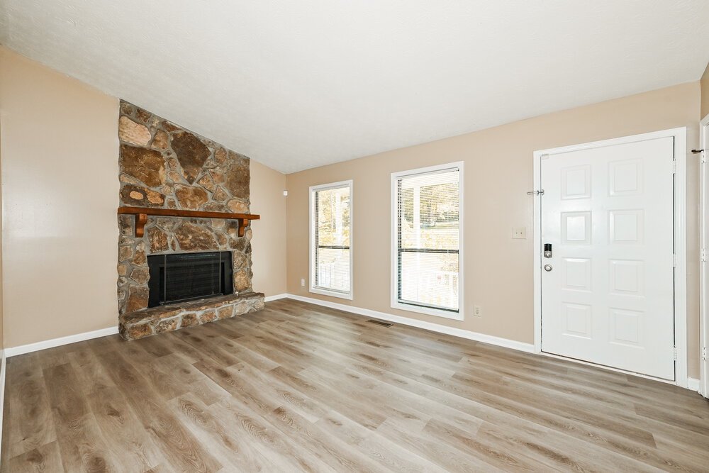 3-Bed Rental on 5088 Phillip Court photo 5