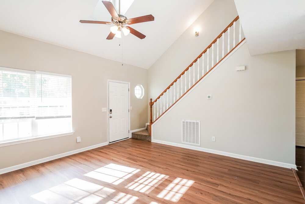 3-Bed Rental on 404 Barking Dr photo 5