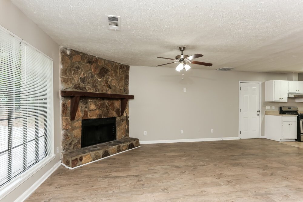 3-Bed Rental on 1582 Kings Ridge photo 5