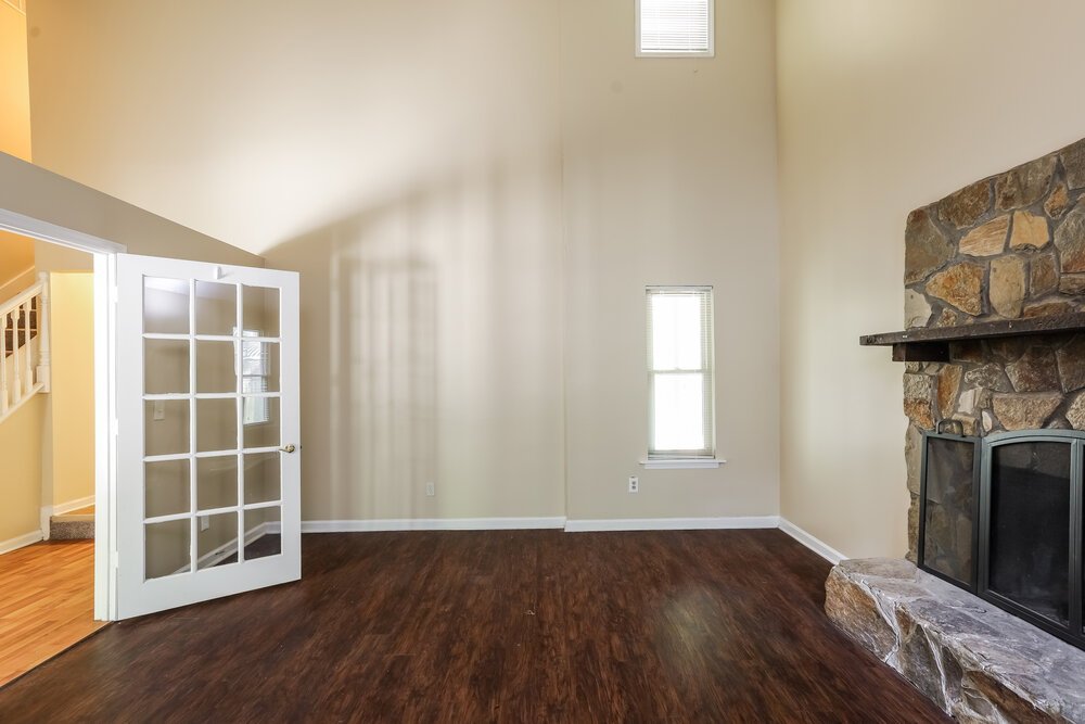 3-Bed Rental on 4110 Oak Stone photo 5
