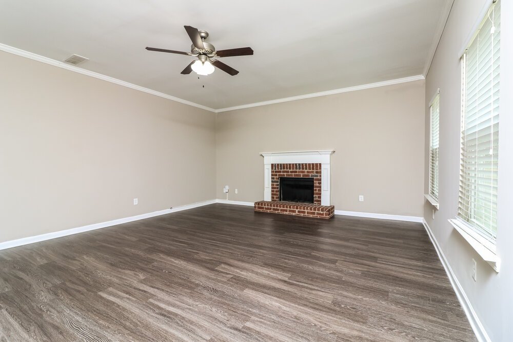 4-Bed Rental on 398 Fieldcrest Drive photo 5