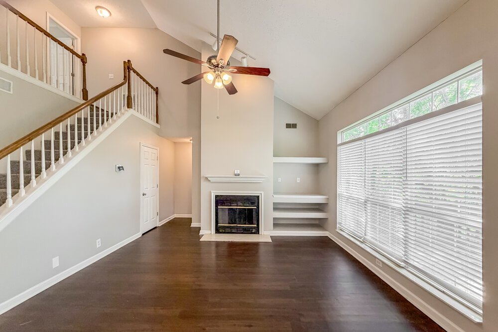 4-Bed Rental on 3134 Creekview Ln photo 5