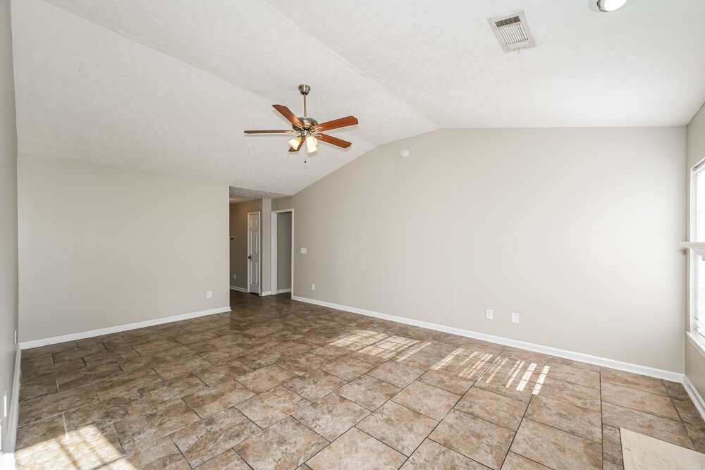 3-Bed Rental on 176 Howard Woody photo 5