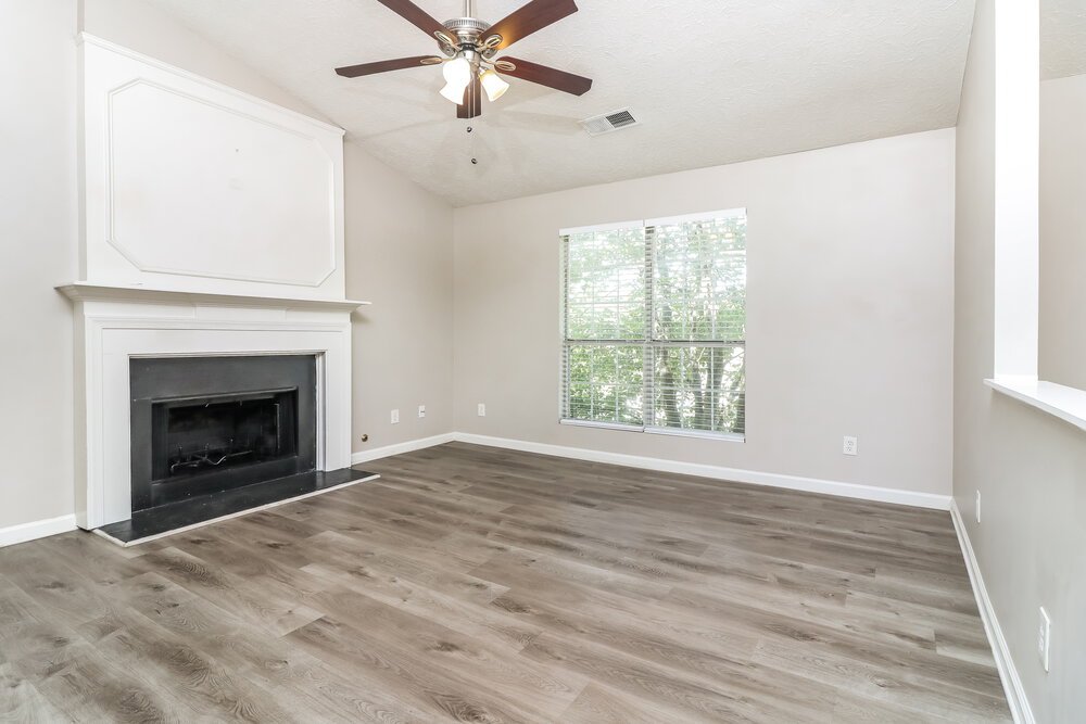 3-Bed Rental on 3716 Crescent Hill photo 5