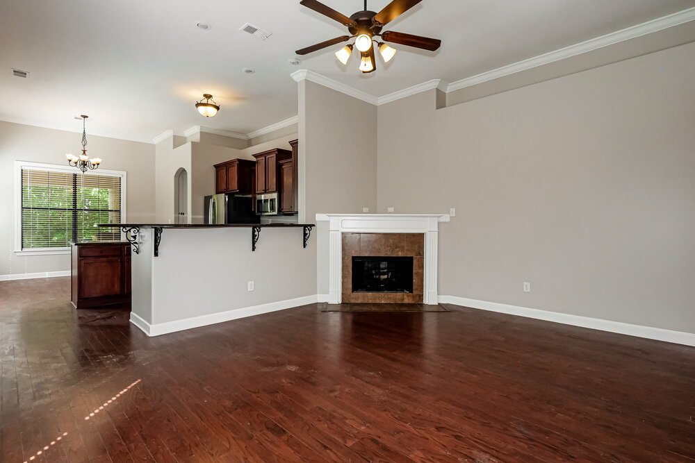 3-Bed Rental on 1941 Rochelle Ln photo 5