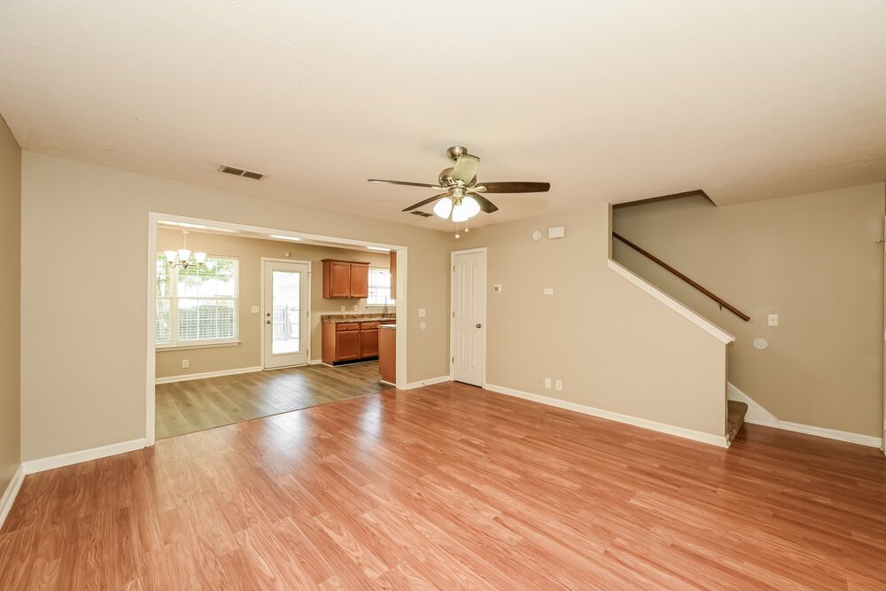 3-Bed Rental on 843 Kanatak Ln photo 5
