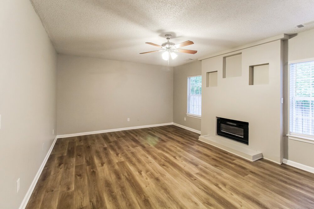 5-Bed Rental on 6261 Remington Park photo 5