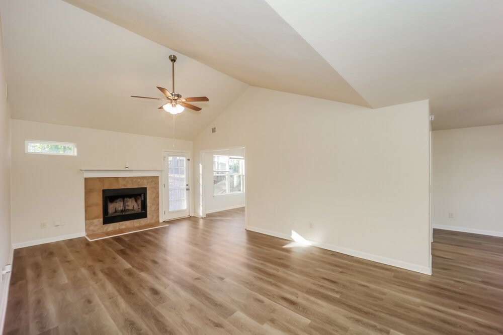 4-Bed Rental on 18 Forrest Ln photo 5