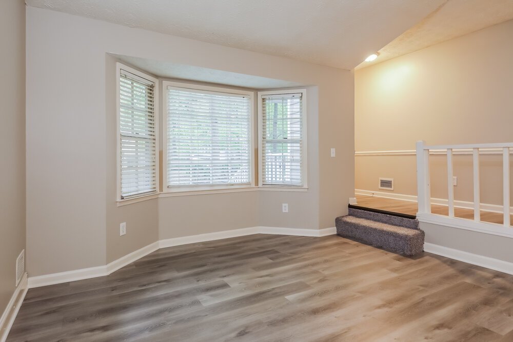 3-Bed Rental on 1019 River Stone photo 5