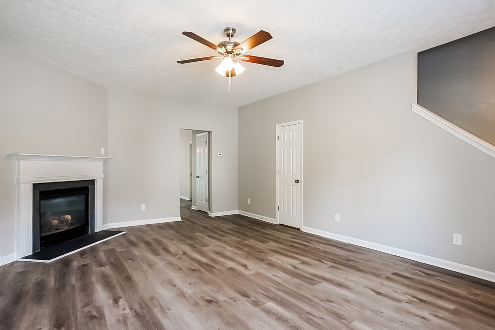 3-Bed Rental on 444 Village Bluff photo 5