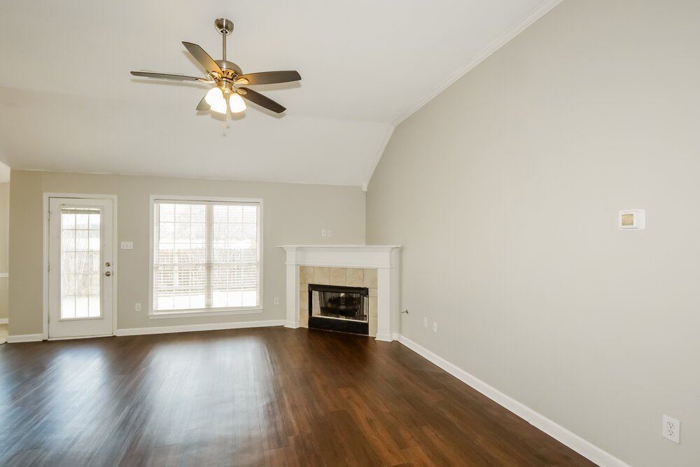 3-Bed Rental on 145 Cameron Dr photo 5