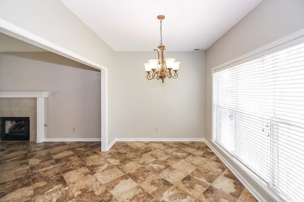 4-Bed Rental on 15 Austin Cir photo 6