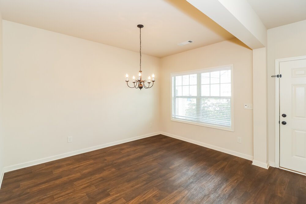 4-Bed Rental on 1305 Little Hampton photo 6