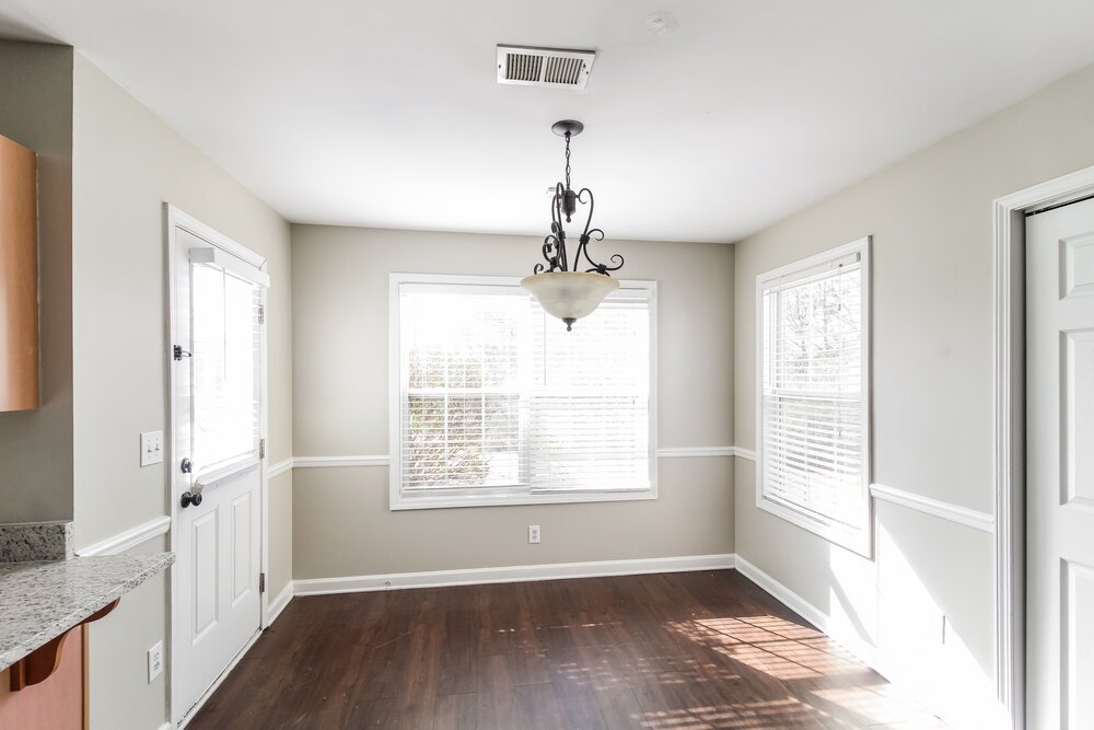 4-Bed Rental on 854 Langley View photo 6